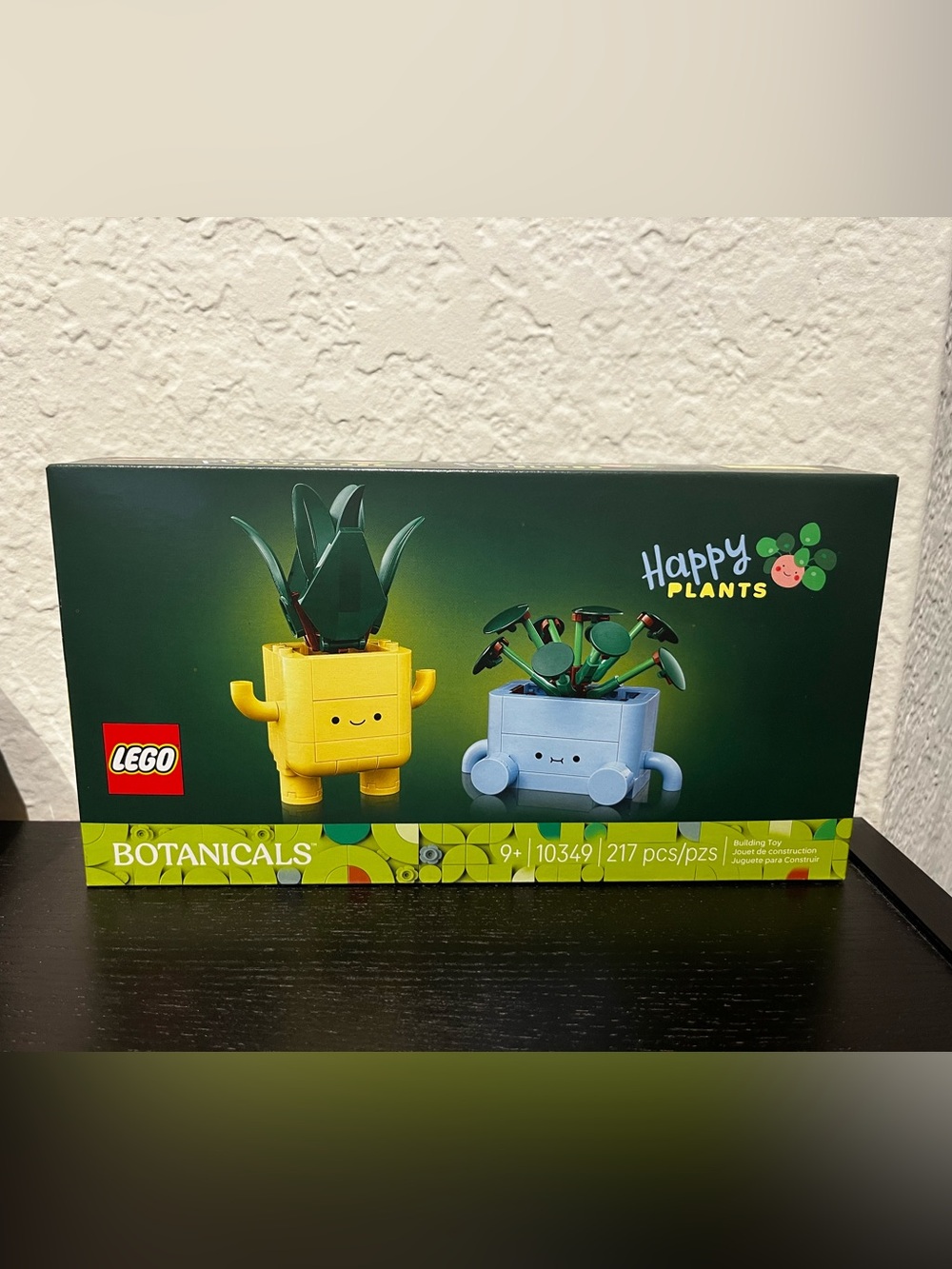 Lego Happy Plants Yellow and Light Blue Planters NWOT